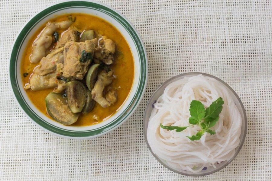 মুরগির ঝোল ও ভাত